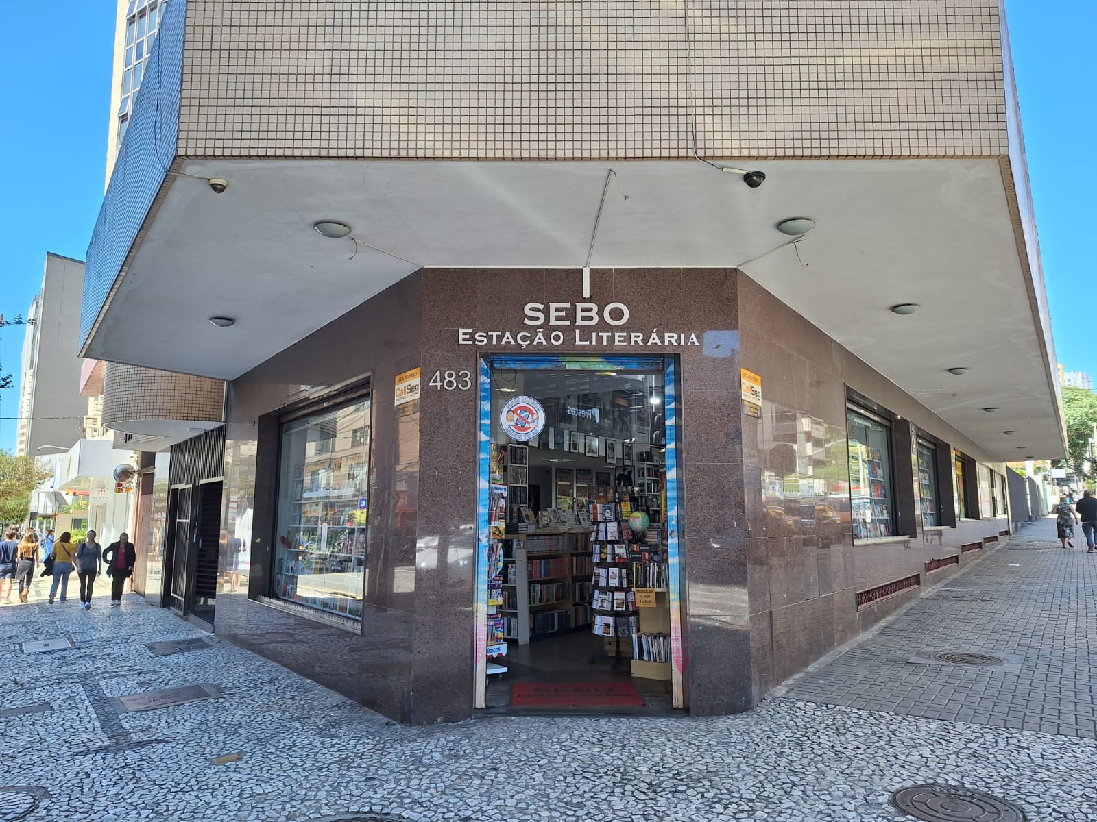 Sebo Estação Literária - Imobiliária Razão